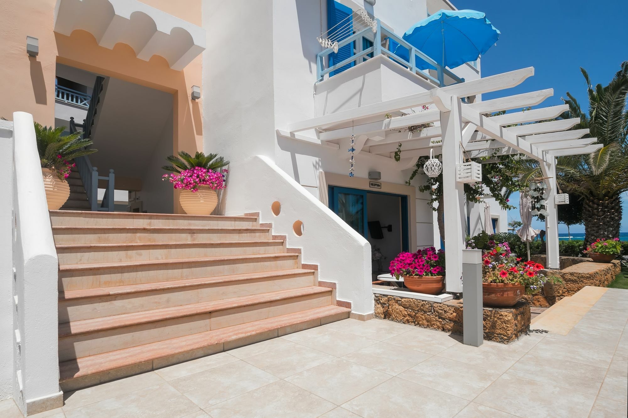 Pyrgos Beach Hotel Apartments Malia  Ngoại thất bức ảnh